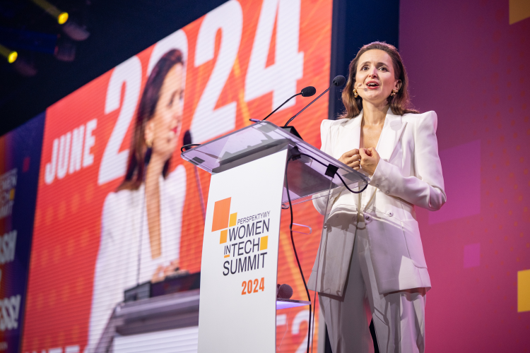 Bianka Siwińska’s Powerful Opening at the Summit 2024: "Unleash Your Greatness!"